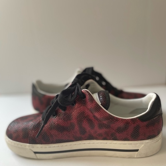 MARC BY MARC JACOBS Red Snake Embossed lace up sneakers. - Picture 5 of 14